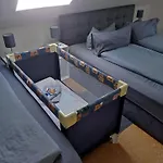 Moder Apartment *